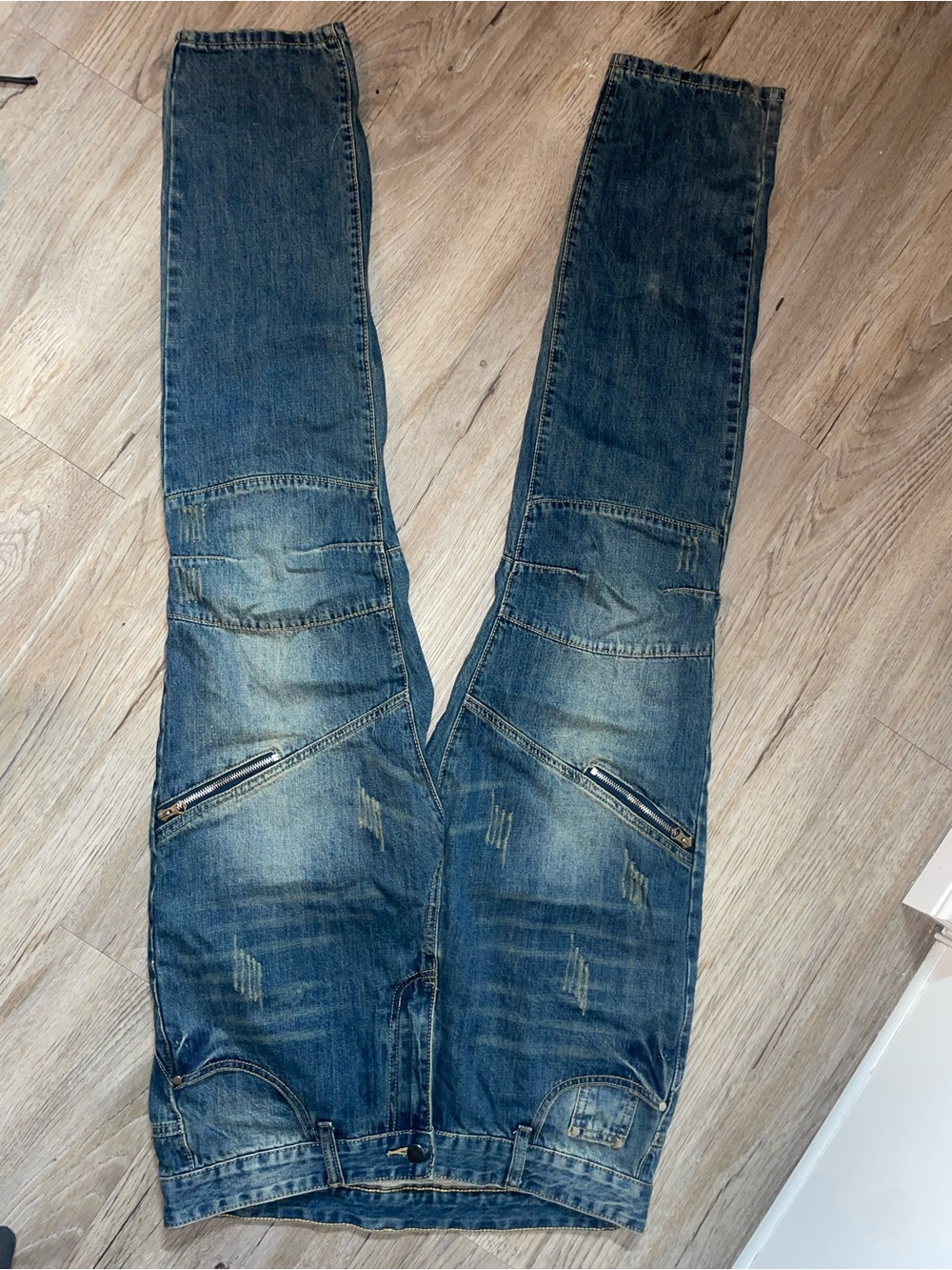 Men's Blue Distressed Jeans
